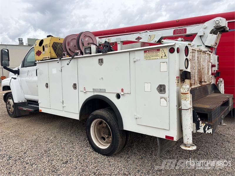 GMC Topkick C4500 4x2 Service Truck (Inoperable) Plogbilar