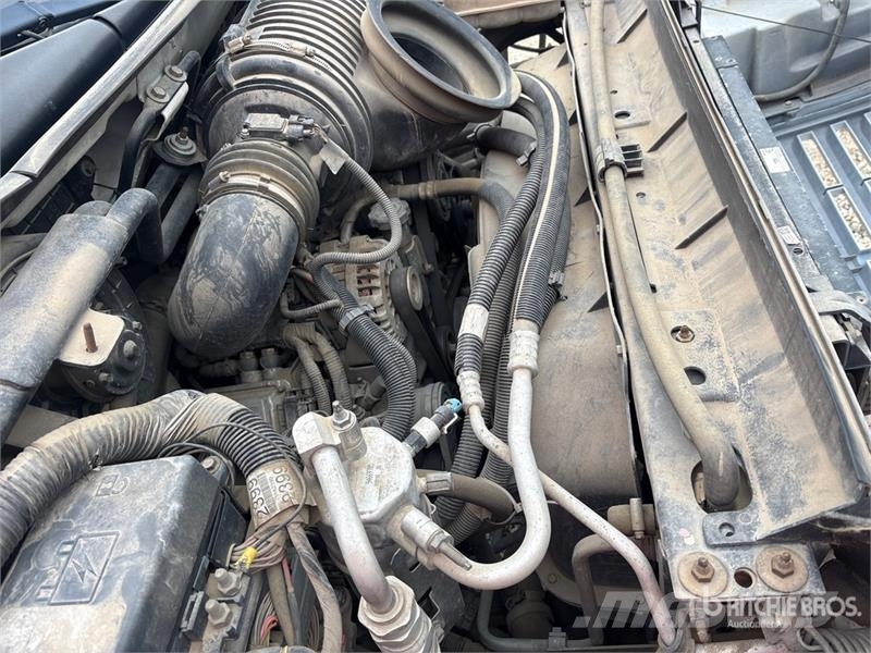 GMC Topkick C4500 4x2 Service Truck (Inoperable) Plogbilar