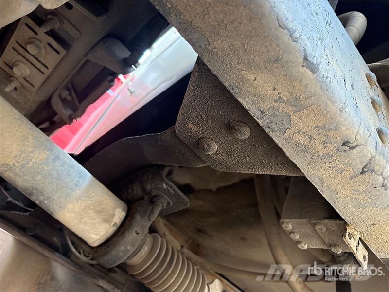 GMC Topkick C4500 4x2 Service Truck (Inoperable) Plogbilar