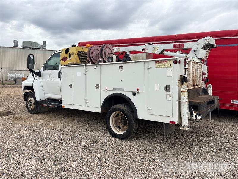 GMC Topkick C4500 4x2 Service Truck (Inoperable) Plogbilar