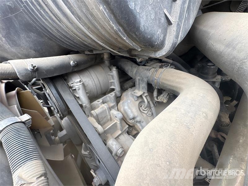 GMC Topkick C4500 4x2 Service Truck (Inoperable) Plogbilar