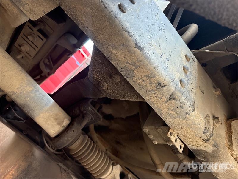 GMC Topkick C4500 4x2 Service Truck (Inoperable) Plogbilar