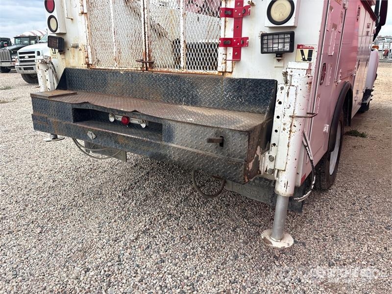 GMC Topkick C4500 4x2 Service Truck (Inoperable) Plogbilar