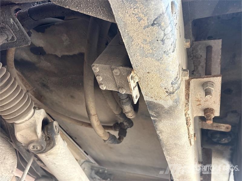 GMC Topkick C4500 4x2 Service Truck (Inoperable) Plogbilar