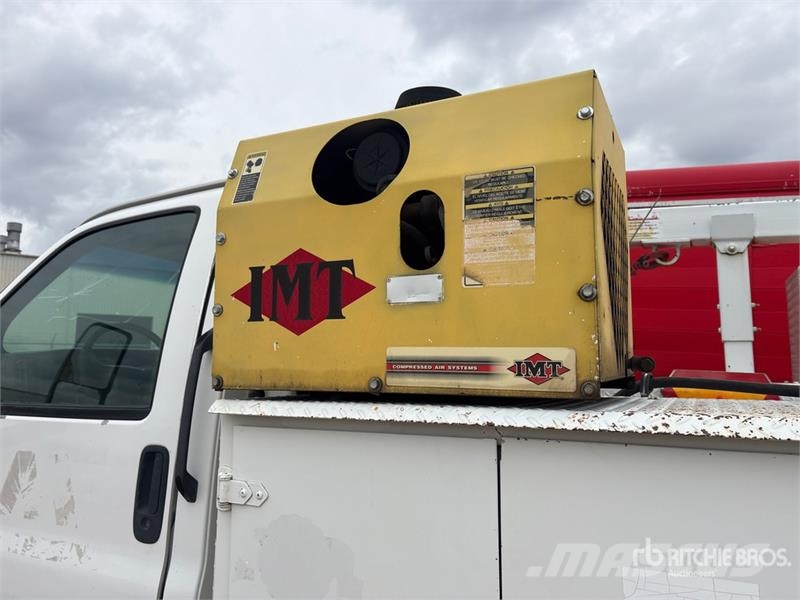 GMC Topkick C4500 4x2 Service Truck (Inoperable) Plogbilar