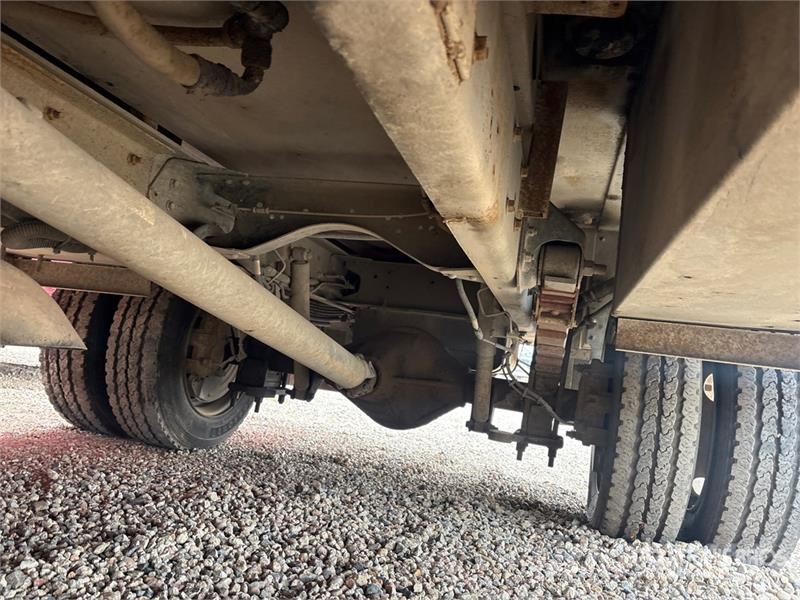 GMC Topkick C4500 4x2 Service Truck (Inoperable) Plogbilar