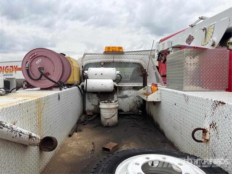 GMC Topkick C4500 4x2 Service Truck (Inoperable) Plogbilar