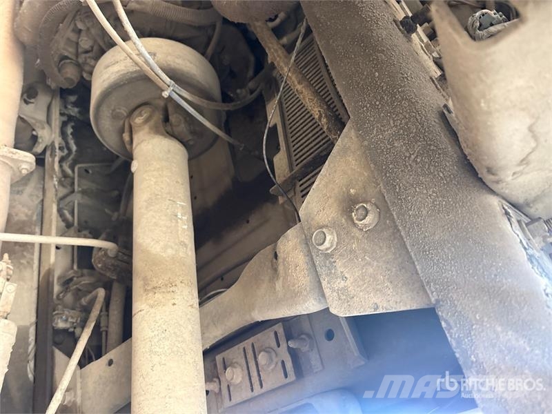 GMC Topkick C4500 4x2 Service Truck (Inoperable) Plogbilar