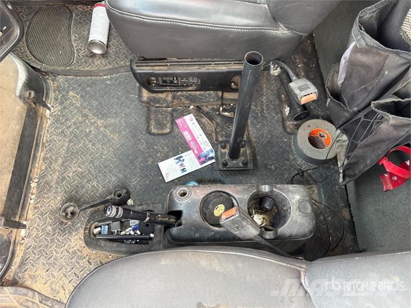GMC Topkick C4500 4x2 Service Truck (Inoperable) Plogbilar