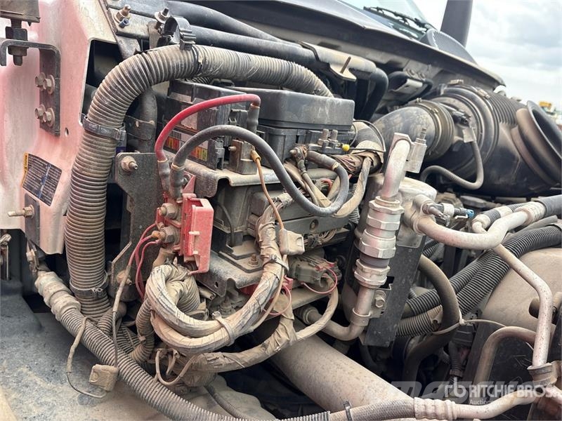GMC Topkick C4500 4x2 Service Truck (Inoperable) Plogbilar
