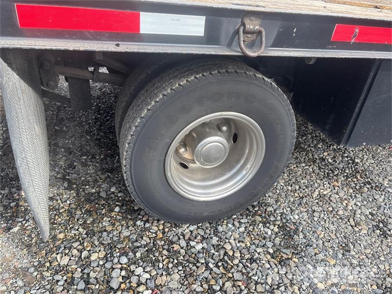 GMC W4500 Φορτηγά Kαρότσα με ανοιγόμενα πλαϊνά