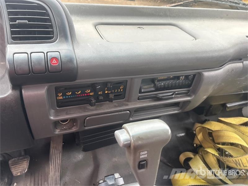 GMC W4500 Φορτηγά Kαρότσα με ανοιγόμενα πλαϊνά