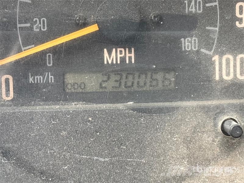 GMC W4500 Φορτηγά Kαρότσα με ανοιγόμενα πλαϊνά