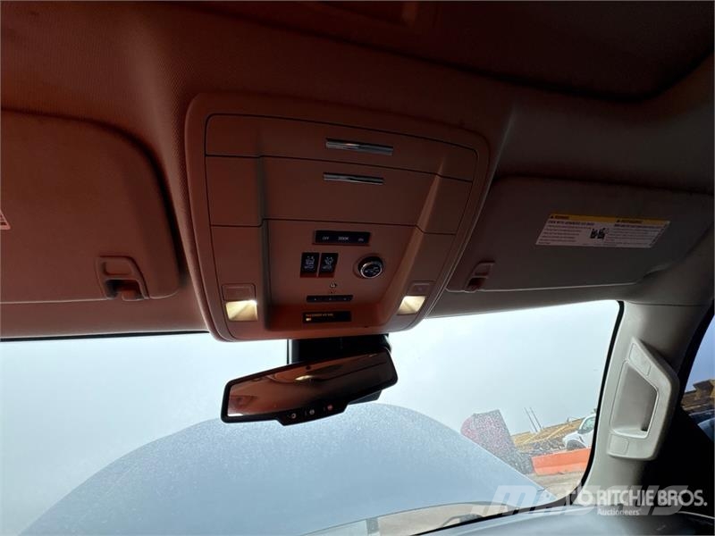 GMC Yukon Denali 4WD SUV Automobili