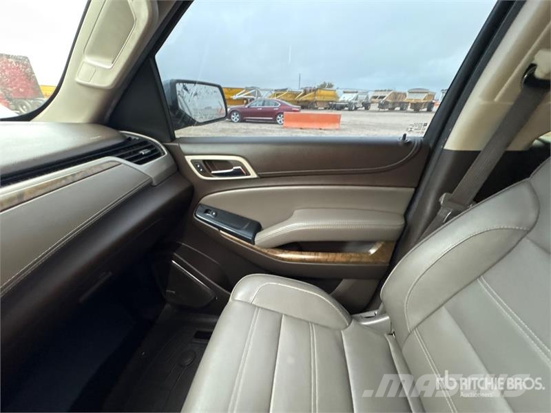GMC Yukon Denali 4WD SUV Automobili