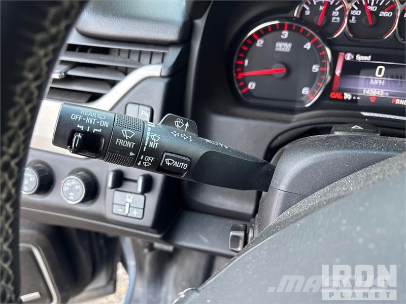 GMC Yukon XL SLT 4WD SUV Avtomobili
