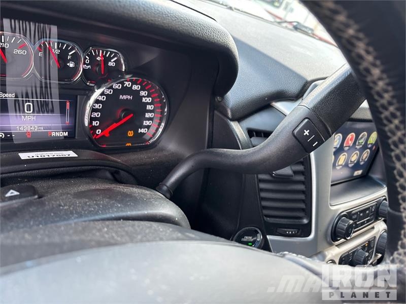 GMC Yukon XL SLT 4WD SUV Avtomobili