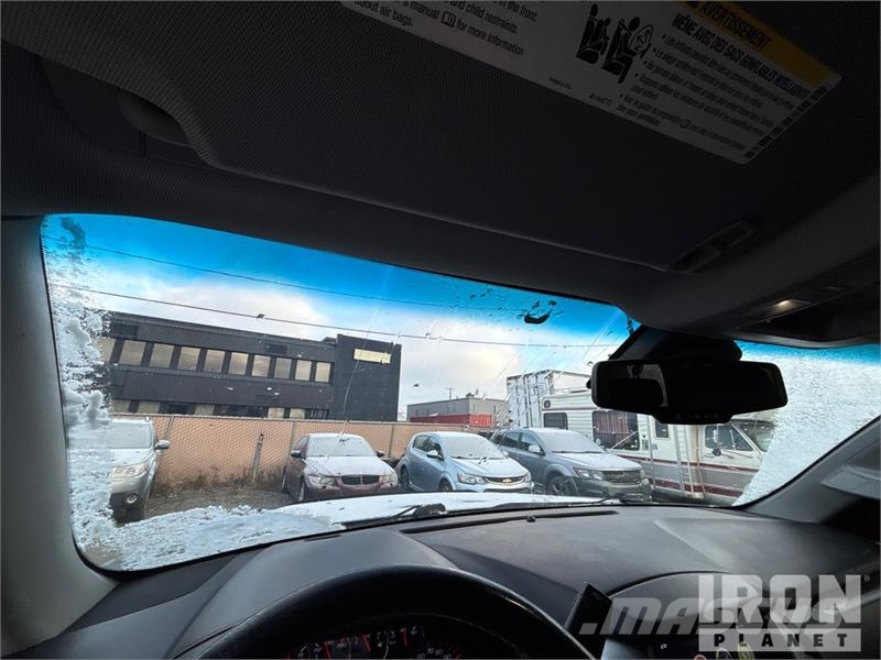 GMC Yukon XL SLT 4WD SUV Avtomobili