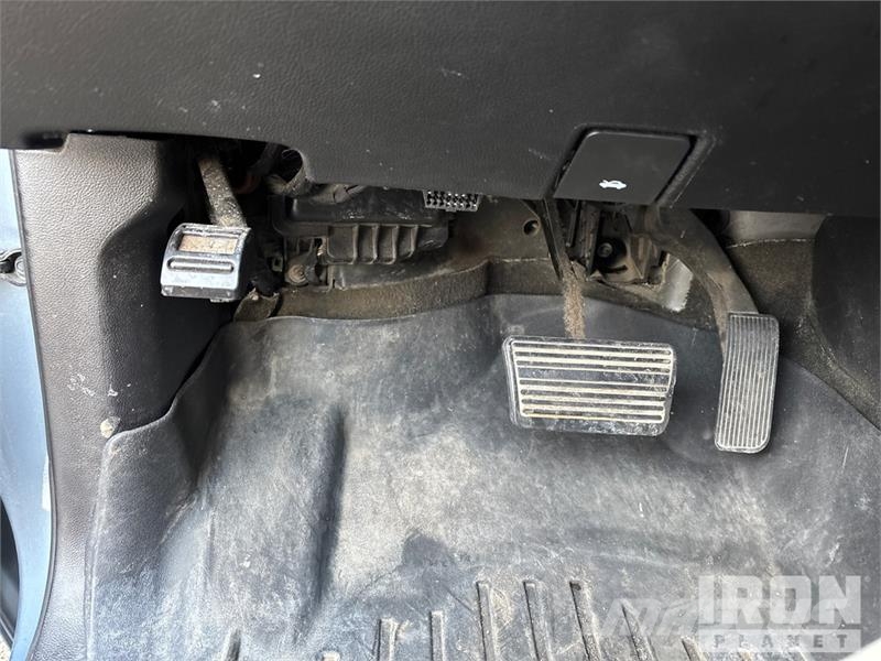 GMC Yukon XL SLT 4WD SUV Avtomobili
