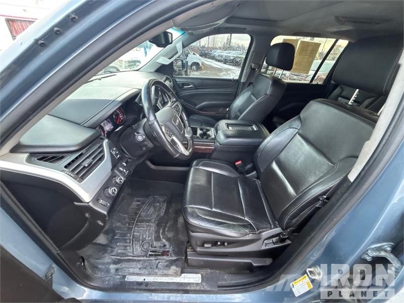 GMC Yukon XL SLT 4WD SUV Avtomobili