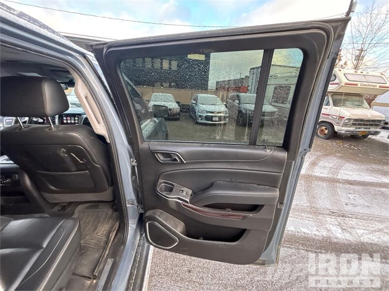GMC Yukon XL SLT 4WD SUV Avtomobili