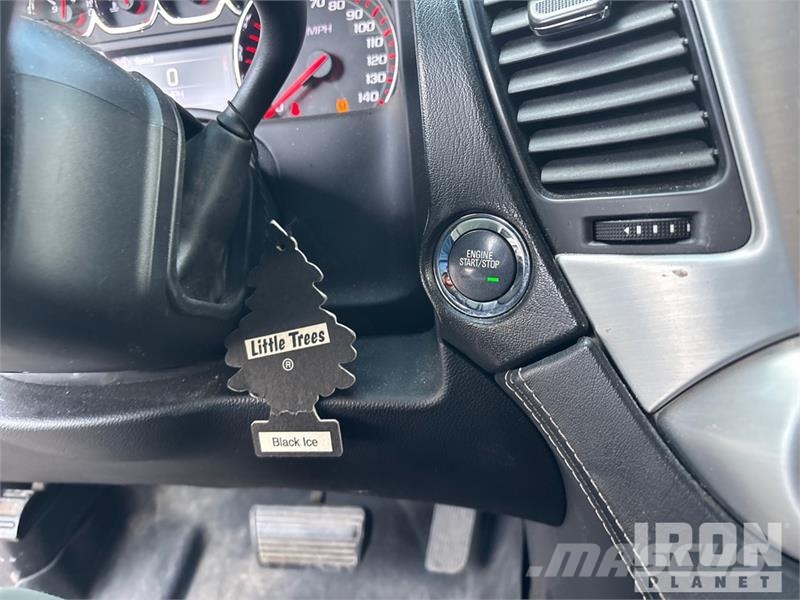 GMC Yukon XL SLT 4WD SUV Avtomobili