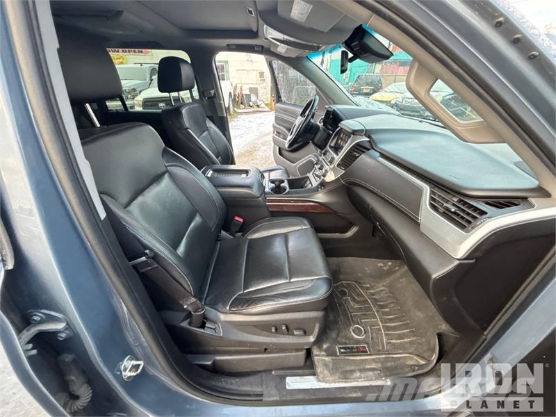 GMC Yukon XL SLT 4WD SUV Avtomobili