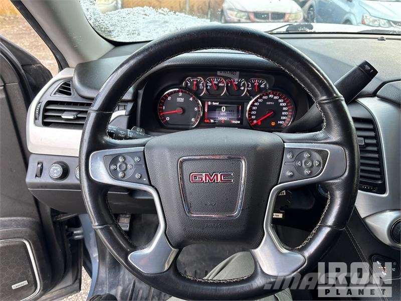 GMC Yukon XL SLT 4WD SUV Avtomobili