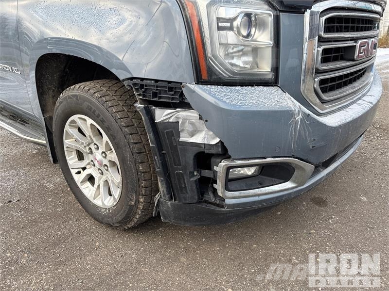 GMC Yukon XL SLT 4WD SUV Avtomobili