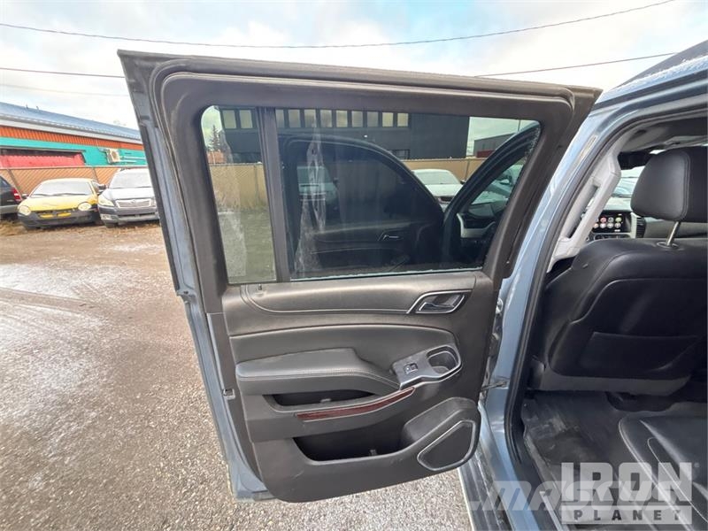 GMC Yukon XL SLT 4WD SUV Avtomobili