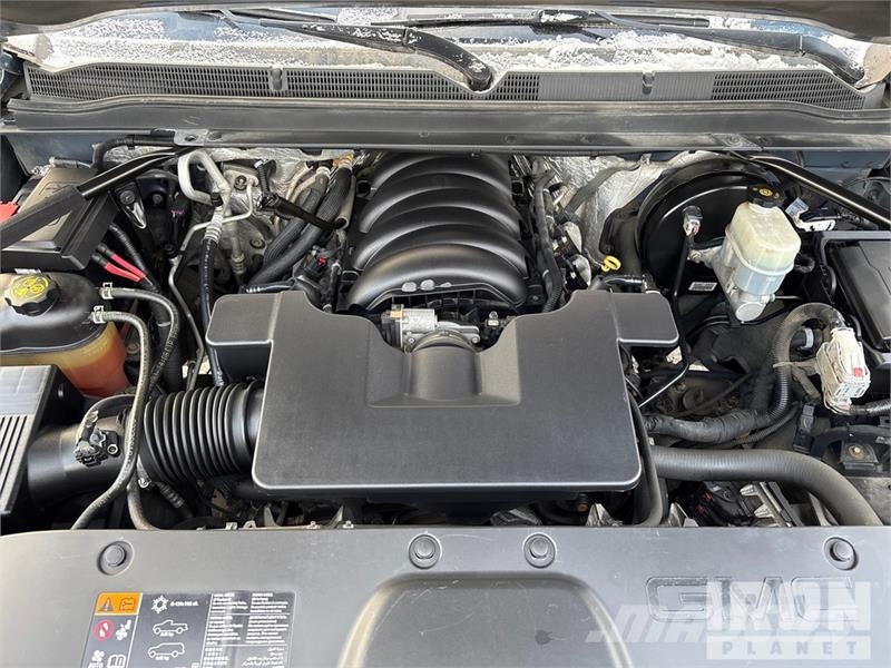 GMC Yukon XL SLT 4WD SUV Avtomobili