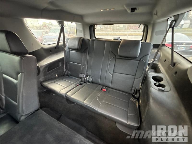 GMC Yukon XL SLT 4WD SUV Avtomobili