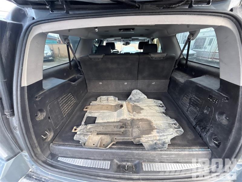 GMC Yukon XL SLT 4WD SUV Avtomobili