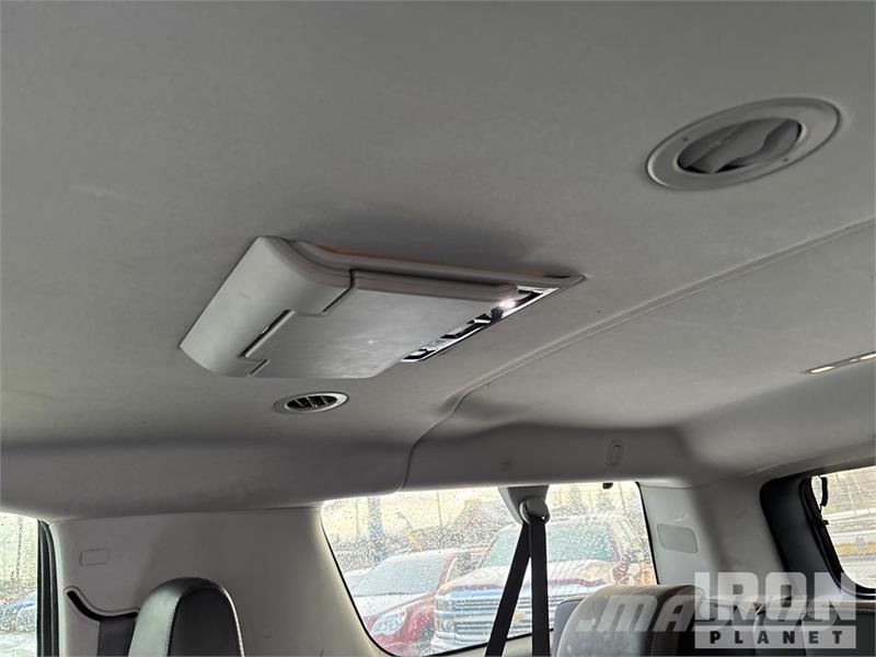 GMC Yukon XL SLT 4WD SUV Avtomobili