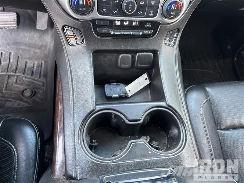 GMC Yukon XL SLT 4WD SUV Avtomobili