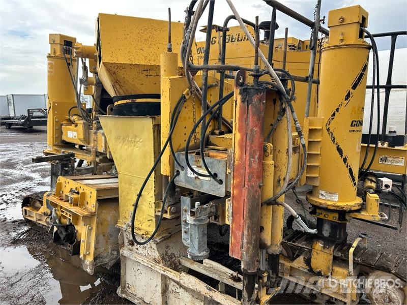 Gomaco GT3600 Curb and Gutter Machine Beton tartozékok