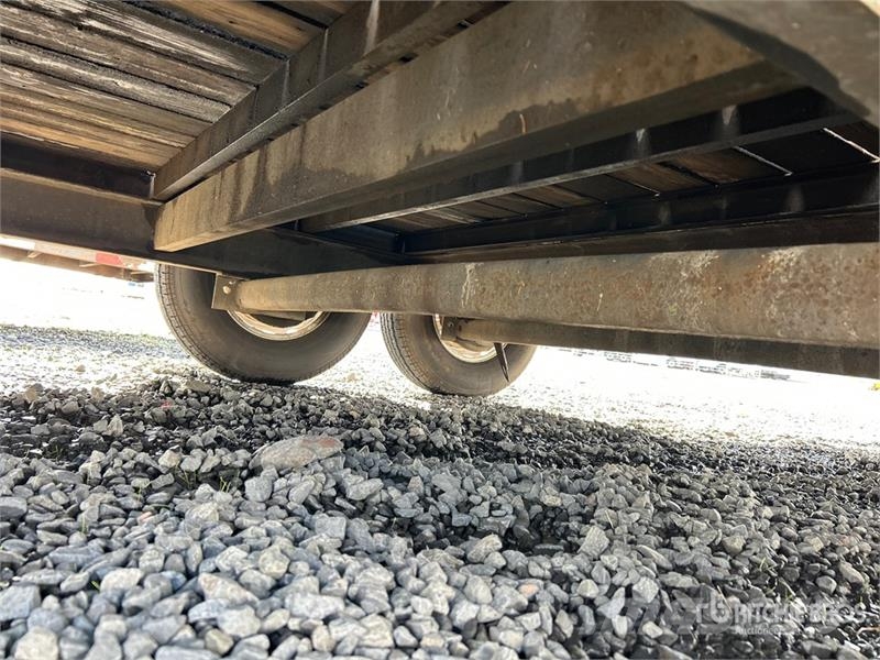 Great Northern 20 ft T/A Tilt Deck Trailer Низькорамні причепи