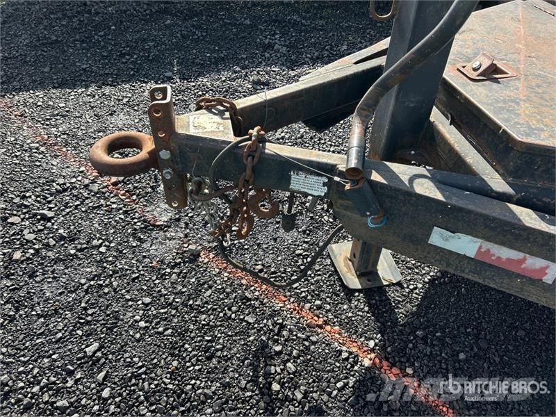 Great Northern 20 ft T/A Tilt Deck Trailer Низькорамні причепи