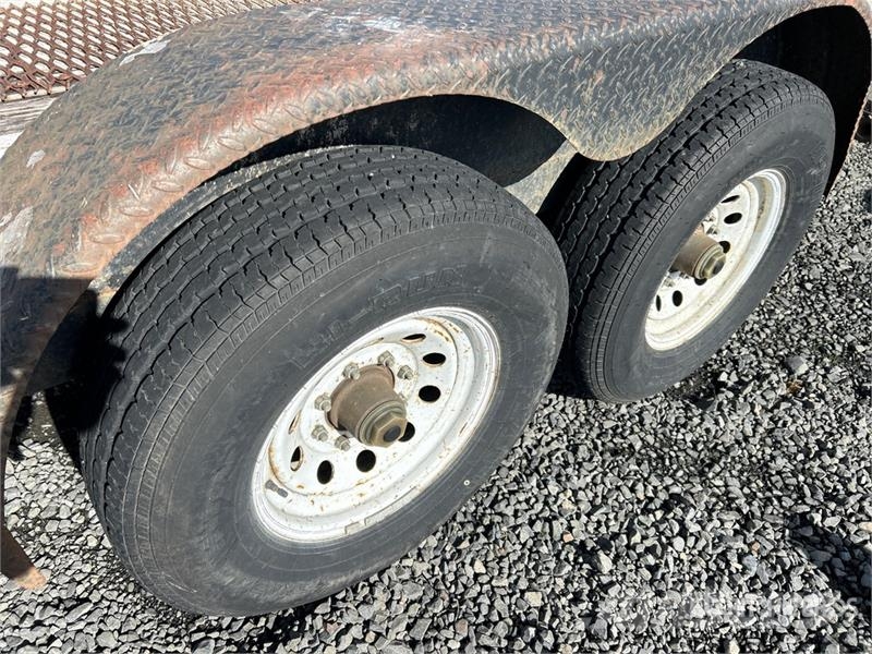Great Northern 20 ft T/A Tilt Deck Trailer Низькорамні причепи