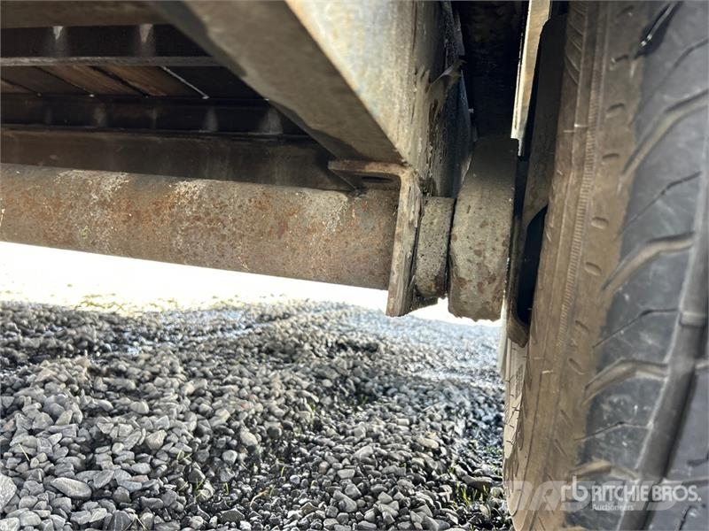 Great Northern 20 ft T/A Tilt Deck Trailer Низькорамні причепи