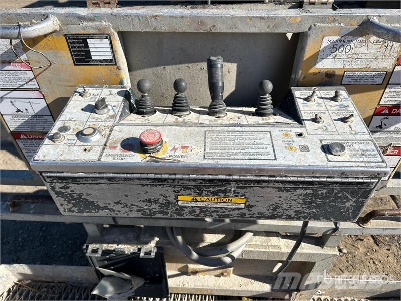 Grove AMZ68T 4WD Dual Fuel Articulating Boom Lift Strēles pacēlāji