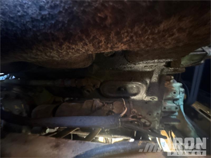 Grove RT740 Celtņi nelīdzenām virsmām