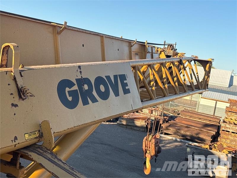 Grove RT740 Celtņi nelīdzenām virsmām