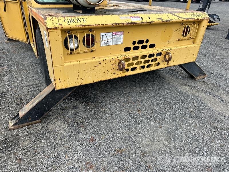 Grove YB4408 17000 lb 4x4x4 Carry Deck Crane Other lifting machines