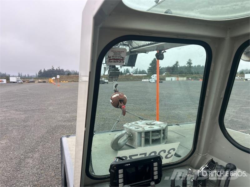 Grove YB4409-2 18000 lb 4x4 Carry Deck Crane Egyéb daruk