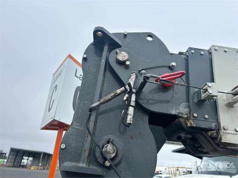 Grove YB4409-2 18000 lb 4x4 Carry Deck Crane Egyéb daruk