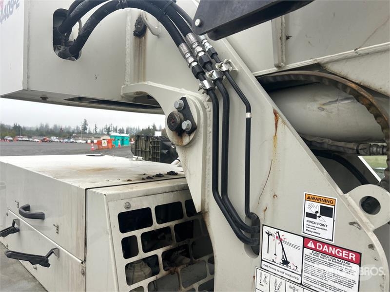 Grove YB4409-2 18000 lb 4x4 Carry Deck Crane Egyéb daruk
