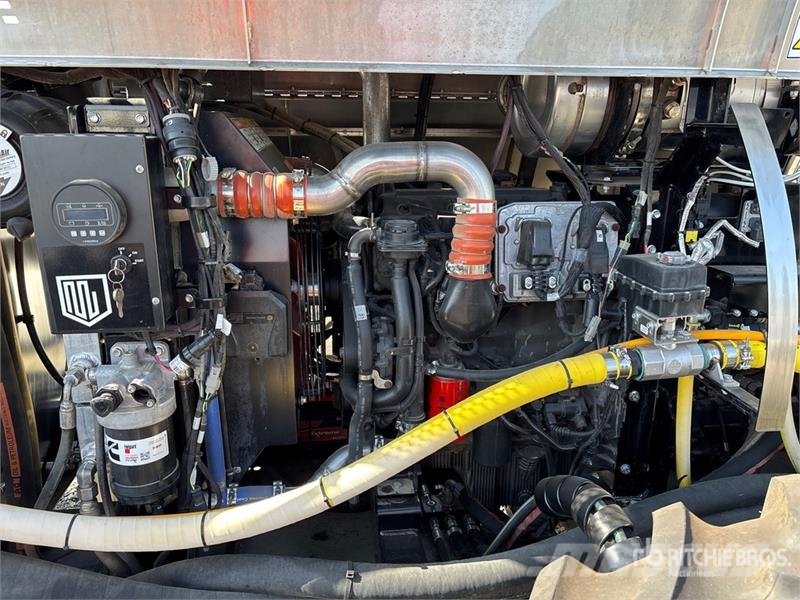GUSS 600 gal 22 ft x 8 ft 4x4 Hydraulic Autonomous Lauksaimniecība- Citi