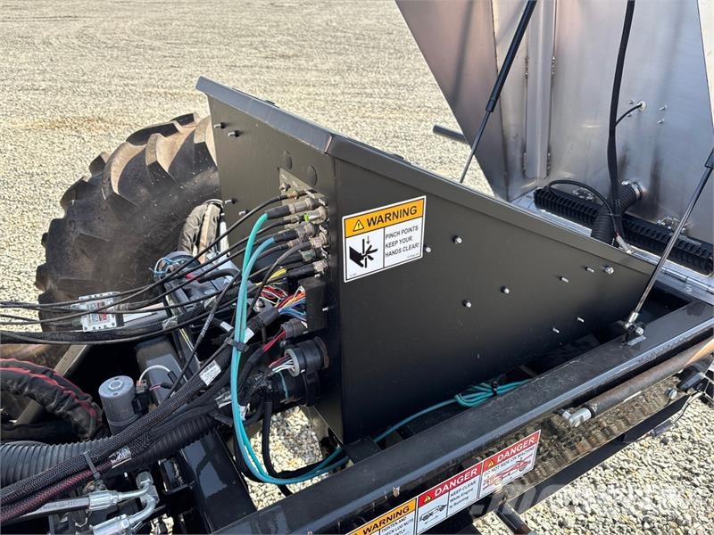 GUSS 600 gal 22 ft x 8 ft 4x4 Hydraulic Autonomous Lauksaimniecība- Citi