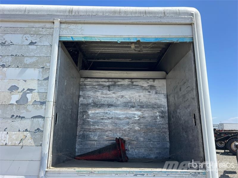 Hackney 16 Bay S/A Beverage Trailer Kita